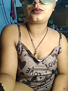 Manpreet kaur21 online show from July 2026 12:51:02 PM