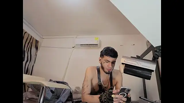 badanyboy online show from April 2026 10:03:02 PM