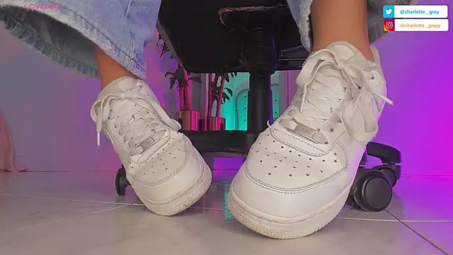 charlotte  grey online show from September 2025 08:13:02 PM