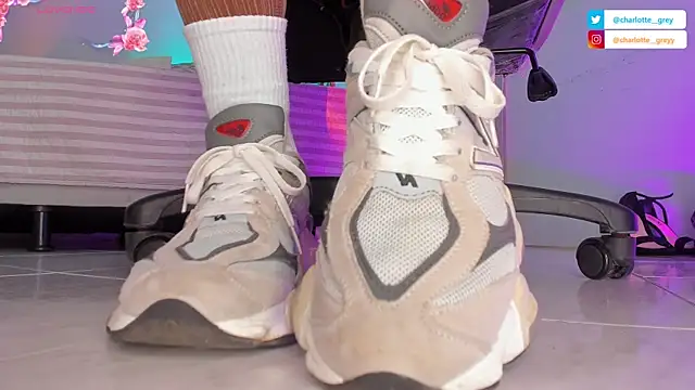 charlotte  grey online show from October 2025 08:29:02 PM