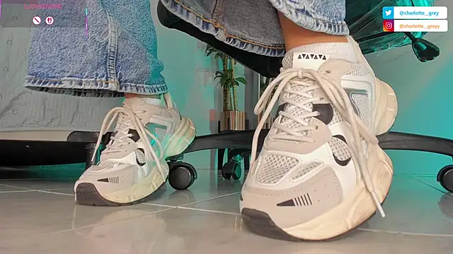 charlotte  grey online show from October 2025 08:20:02 PM