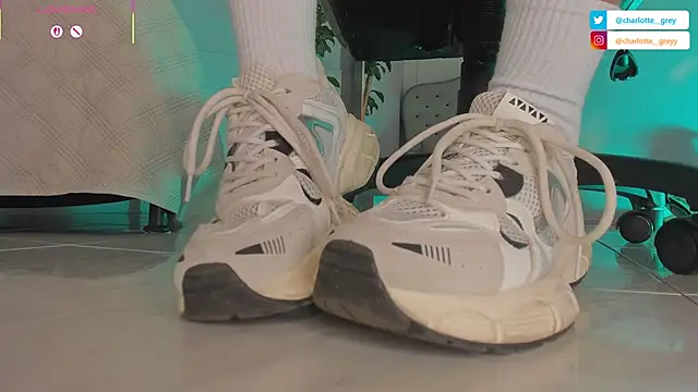 charlotte  grey online show from October 2025 08:31:01 PM