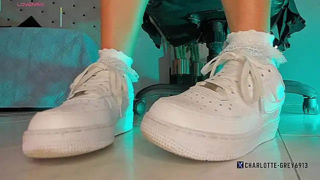 charlotte  grey online show from January 2026 08:21:02 PM