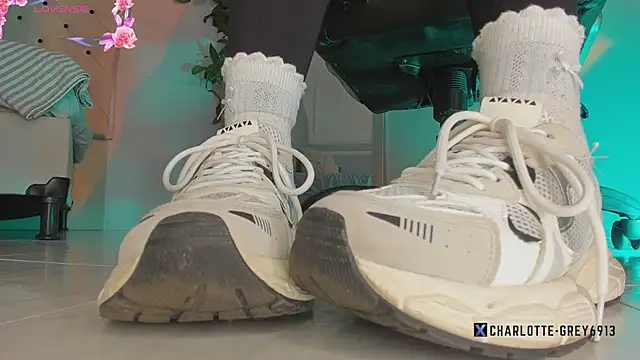 charlotte  grey online show from February 2026 08:26:01 PM