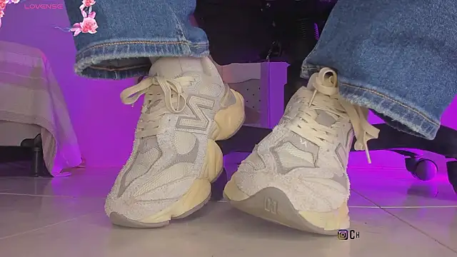 charlotte  grey online show from March 2026 07:53:01 PM