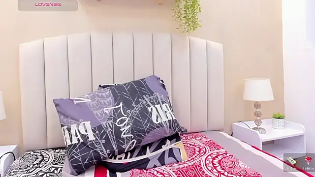 Mia thompson 19 online show from February 2026 07:29:01 PM