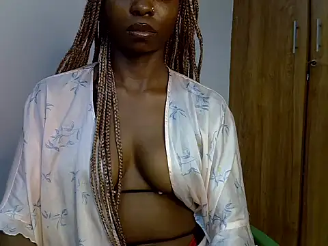 Snapshot of Nubian-Queen- chatting on February 2025 07:30:02 PM Nubian-Queen- online show from February 2025 07:30:02 PM