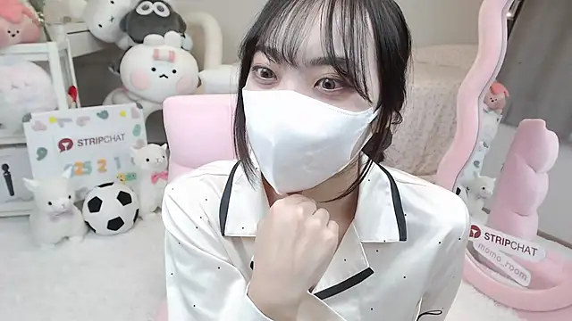 Snapshot of momo_room chatting on February 2025 09:43:01 AM momo room online show from February 2025 09:43:01 AM