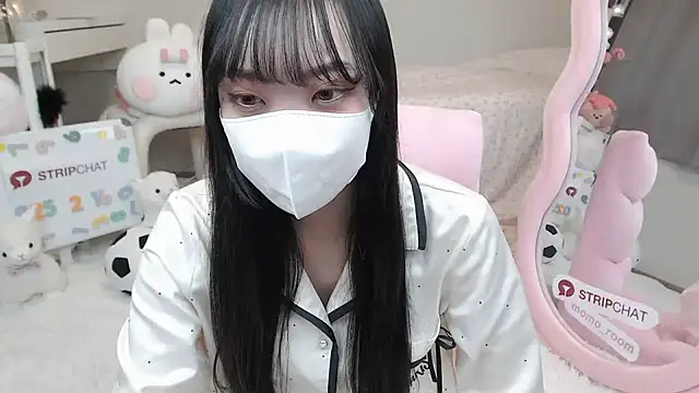 Snapshot of momo_room chatting on February 2025 05:37:02 AM momo room online show from February 2025 05:37:02 AM