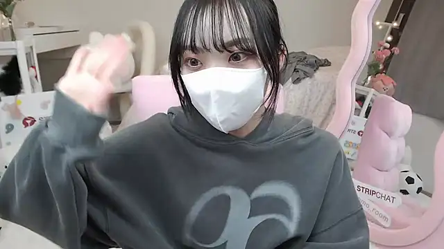 Snapshot of momo_room chatting on March 2025 10:34:02 AM momo room online show from March 2025 10:34:02 AM