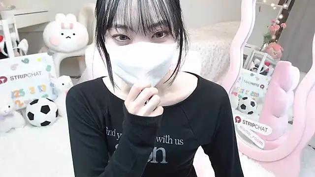 Snapshot of momo_room chatting on March 2025 01:29:01 PM momo room online show from March 2025 01:29:01 PM