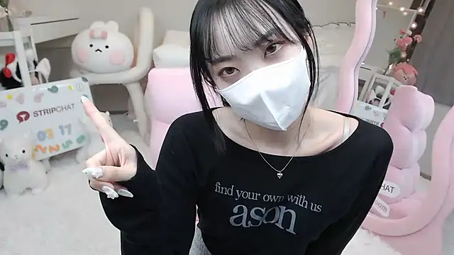 Snapshot of momo_room chatting on March 2025 10:38:01 AM momo room online show from March 2025 10:38:01 AM