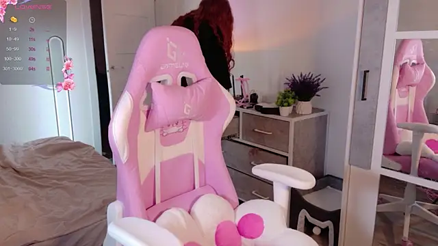 cinnabon girls online show from October 2025 05:08:01 AM