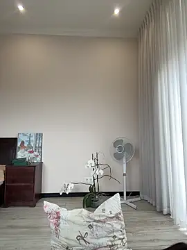 Hott Lolla online show from September 2025 07:30:02 AM