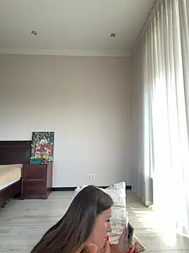 Hott Lolla online show from July 2026 07:47:01 AM