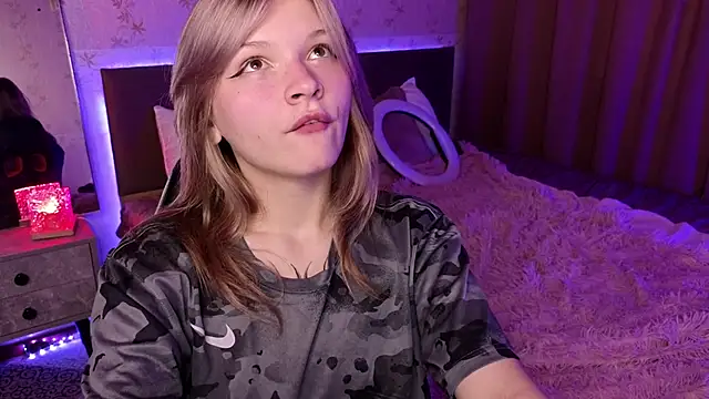 LitaBrom online show from December 2024 04:20:01 AM