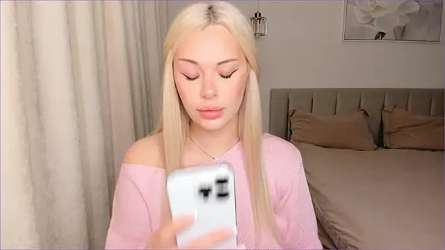 Lina Flores online show from November 2025 03:41:01 AM