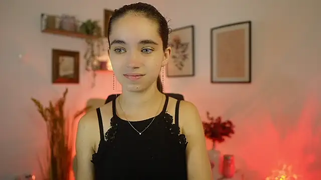 Gia Paige18 online show from September 2025 01:02:01 PM