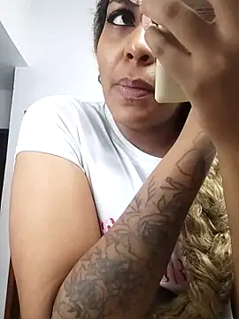 ELLA KELLY online show from December 2025 12:01:02 PM