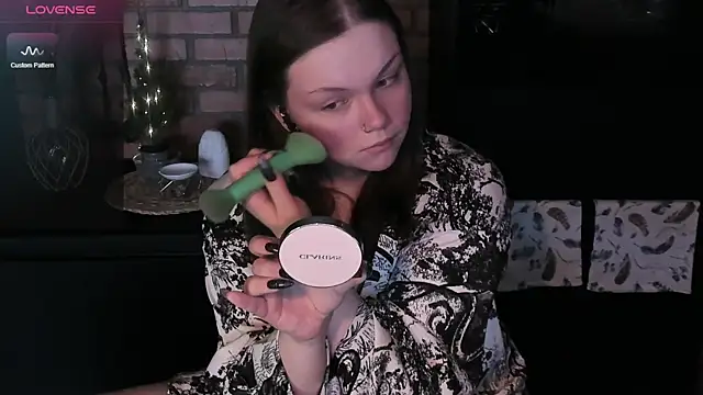 Snapshot of EvaBae chatting on December 2024 08:13:01 AM EvaBae online show from December 2024 08:13:01 AM