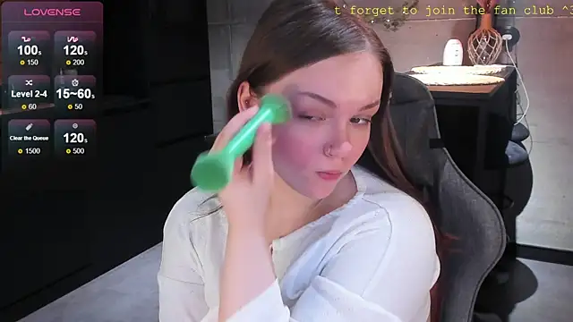 Snapshot of EvaBae chatting on January 2025 01:41:02 PM EvaBae online show from January 2025 01:41:02 PM