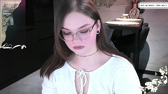 Snapshot of EvaBae chatting on January 2025 12:06:02 PM EvaBae online show from January 2025 12:06:02 PM