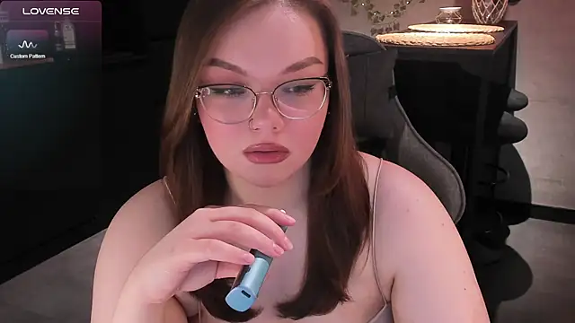 Snapshot of EvaBae chatting on February 2025 10:48:02 AM EvaBae online show from February 2025 10:48:02 AM