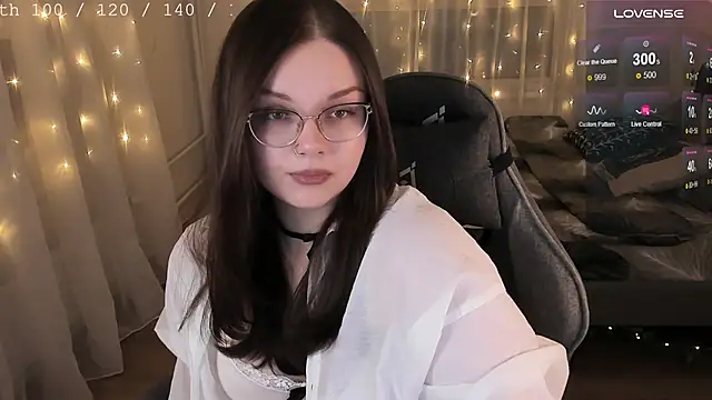 Snapshot of EvaBae chatting on December 2025 07:45:02 PM EvaBae online show from December 2025 07:45:02 PM