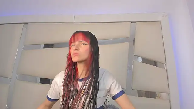 chrystal js online show from February 2025 01:21:01 PM