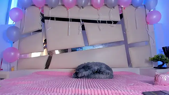 chrystal js online show from November 2025 01:32:02 PM