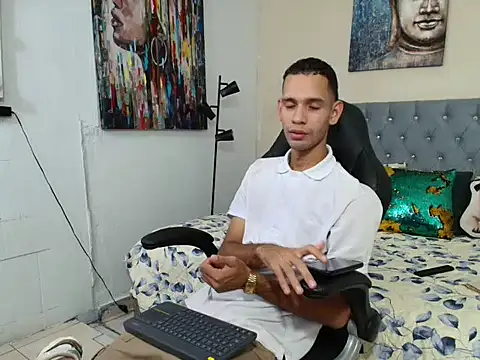 tonny 23cm  online show from October 2025 06:52:01 PM