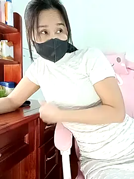    Erin    online show from December 2025 02:38:01 AM