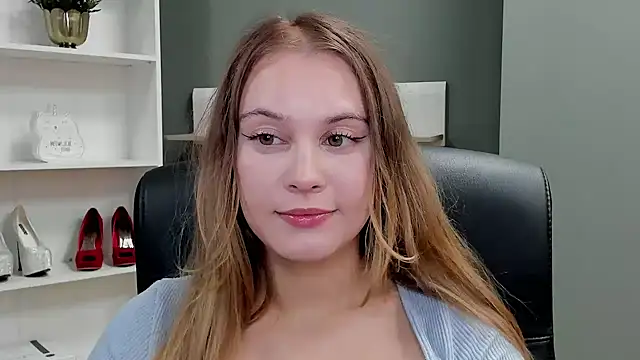 kitty valeria online show from October 2025 08:42:02 PM