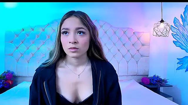 Victoria Adams14 online show from February 2025 12:11:02 PM