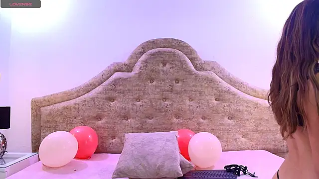 Victoria Adams14 online show from March 2025 02:41:01 PM