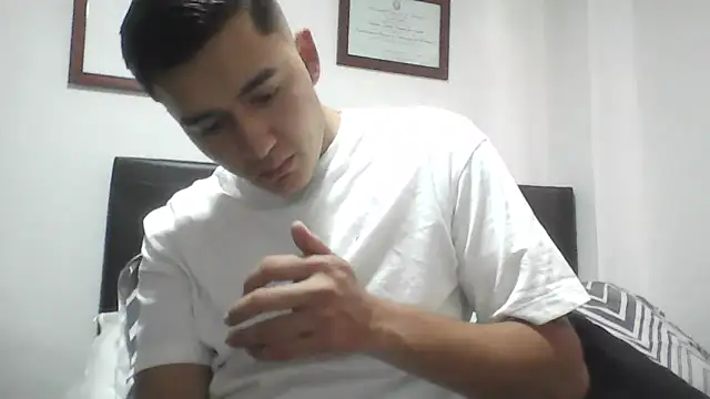 Snapshot of Estebitan_vm chatting on April 2026 07:22:01 PM Estebitan vm online show from April 2026 07:22:01 PM