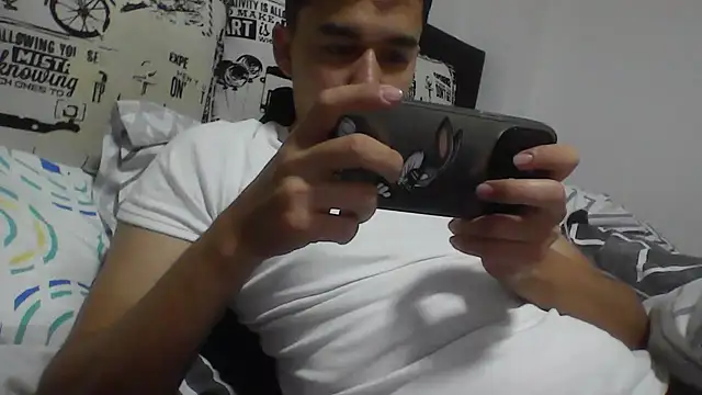 Snapshot of Estebitan_vm chatting on July 2026 03:20:02 AM Estebitan vm online show from July 2026 03:20:02 AM