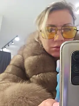 Snapshot of zarina3003 chatting on December 2025 08:24:02 PM zarina3003 online show from December 2025 08:24:02 PM