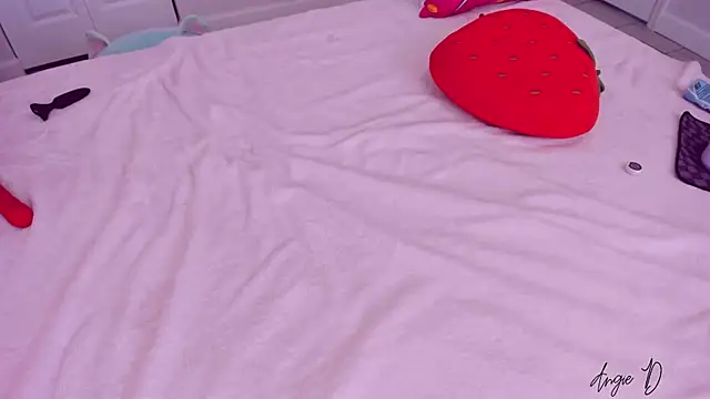 AngieDaniels1 online show from January 2025 03:58:01 PM