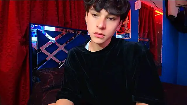 Luke Howland online show from November 2025 11:15:01 PM