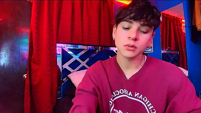 Luke Howland online show from May 2026 10:00:02 PM