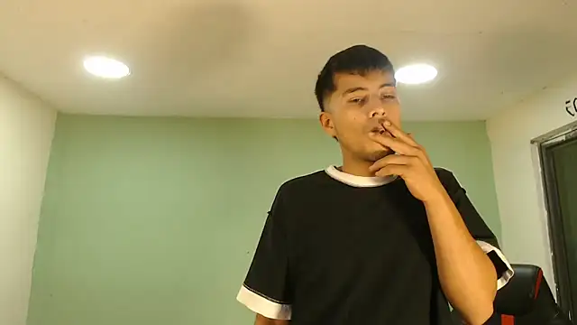 Snapshot of danielitopapuu chatting on December 2025 12:59:02 AM danielitopapuu online show from December 2025 12:59:02 AM