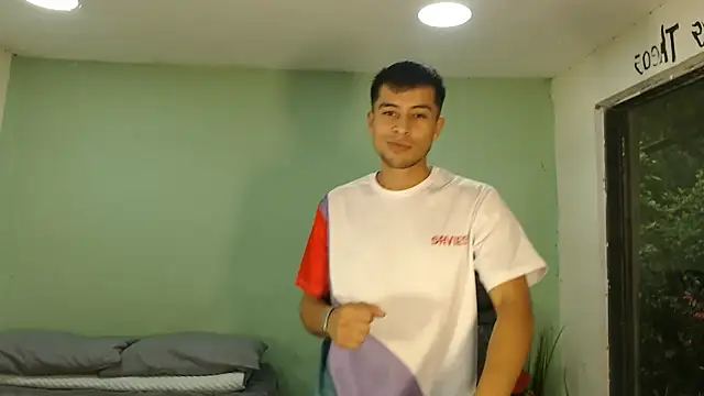 Snapshot of danielitopapuu chatting on February 2026 12:09:01 PM danielitopapuu online show from February 2026 12:09:01 PM