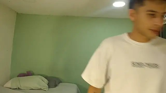 Snapshot of danielitopapuu chatting on February 2026 12:20:02 AM danielitopapuu online show from February 2026 12:20:02 AM