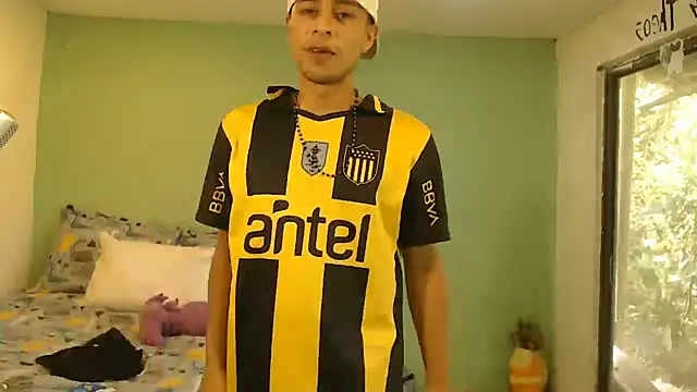 Snapshot of danielitopapuu chatting on April 2026 03:17:02 PM danielitopapuu online show from April 2026 03:17:02 PM