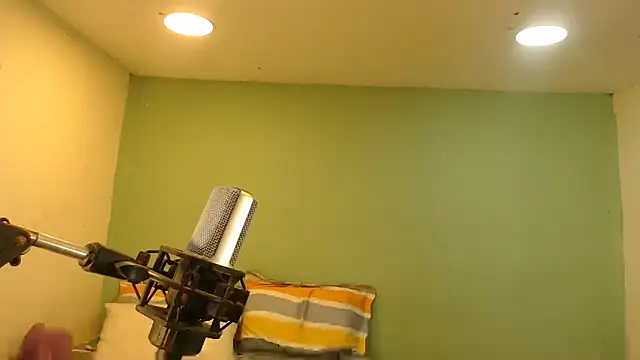 Snapshot of danielitopapuu chatting on April 2026 04:19:01 AM danielitopapuu online show from April 2026 04:19:01 AM