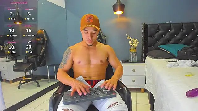 Bryson Collins  online show from February 2025 02:16:01 PM