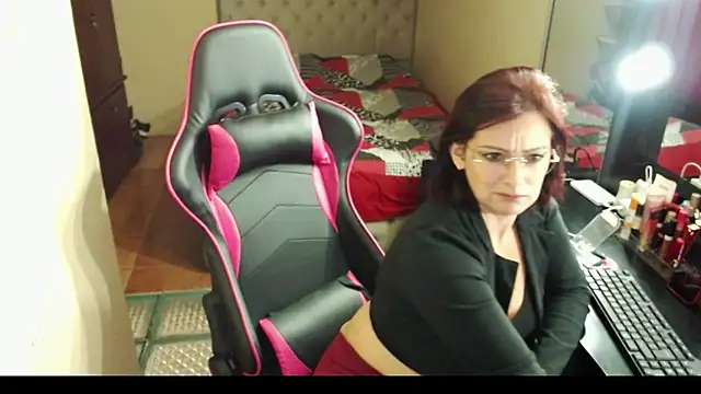 Carol Scottt online show from December 2024 12:15:02 AM