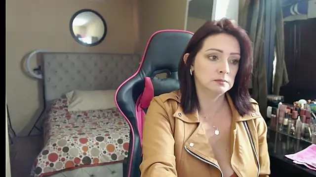 Carol Scottt online show from October 2025 05:36:01 PM