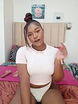 Snapshot of charmainexxx chatting on April 2026 11:11:02 AM charmainexxx online show from April 2026 11:11:02 AM